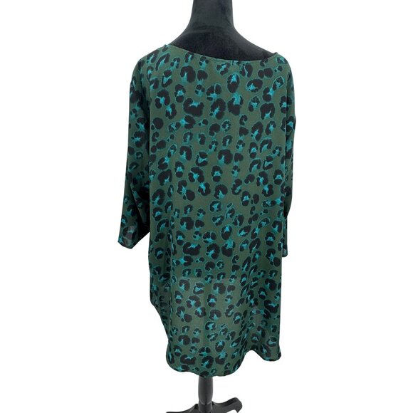 Ava Viv Animal Print Blouse Womens Size 2X Green Bright‎ Oversized Flowy Button - Picture 6 of 7